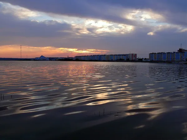 Nadym, Russia - August 19, 2007: the City of the river on the ri — Stock Photo, Image