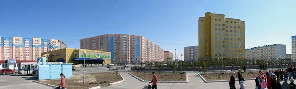 Nadym, Federacja Rosyjska - 17 maja 2008: Panorama. Krajobraz miejski, unf — Zdjęcie stockowe