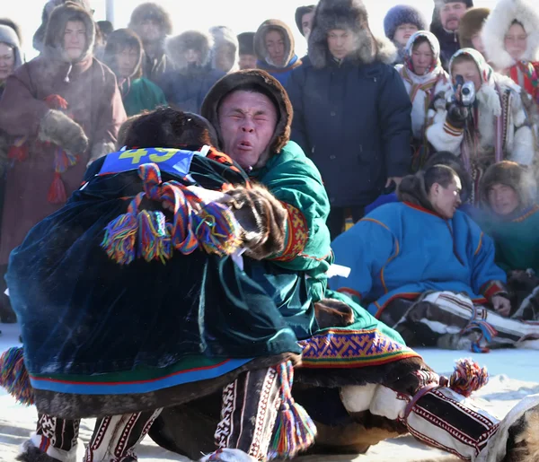 NADYM, RUSSIA - 15 Maret 2008: Hari libur nasional - Hari ulang tahun — Stok Foto