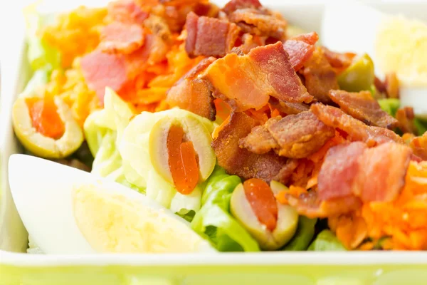 Salada de ovos e bacon — Fotografia de Stock