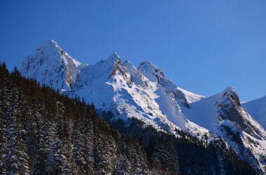 maly giewont Peak kış zamanında görünümü