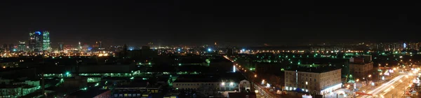 Nacht de skyline van de stad van Moskou — Stockfoto