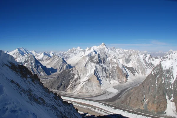 美丽的山地区和天空。巴基斯坦 — 图库照片