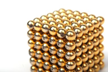 bir küp altın enerji topları