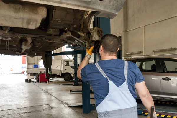 Car-service binnen — Stockfoto