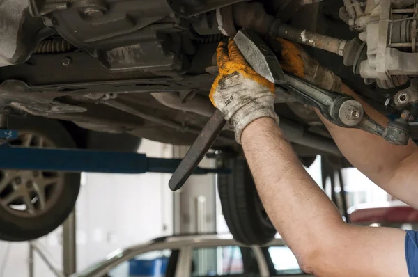 Servicio de coche dentro —  Fotos de Stock