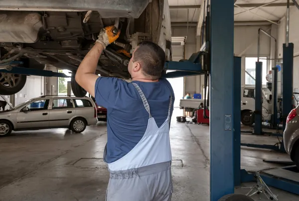 Car-service binnen — Stockfoto