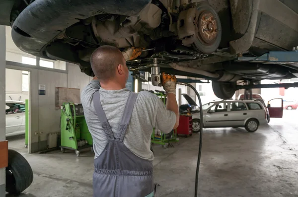 Car-service binnen — Stockfoto