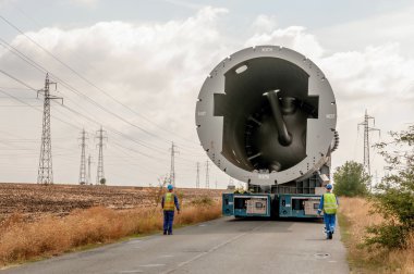 Mega yükleme rafineri için taşıma