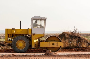 yol ve otoyol tamir ve inşaatı