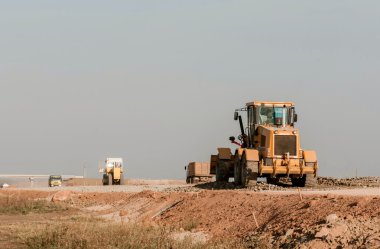 yol ve otoyol tamir ve inşaatı