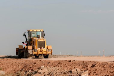 yol ve otoyol tamir ve inşaatı