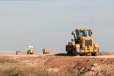 yol ve otoyol tamir ve inşaatı