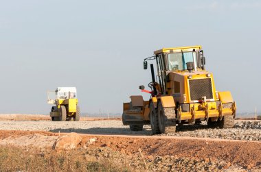 yol ve otoyol tamir ve inşaatı