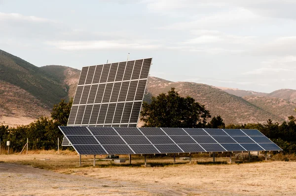 太陽電池パネル (代替エネルギー) — ストック写真