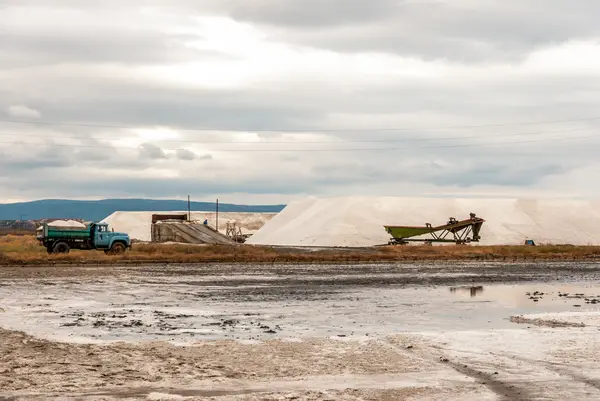 Extracción de sal de los lagos de sal — Foto de Stock