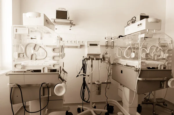 Θεραπευτικούς και διαγνωστικούς δωμάτια με ιατρικά μηχανήματα — Φωτογραφία Αρχείου