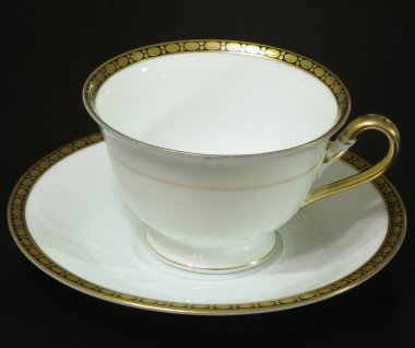 Beyaz fincan siyah tablo