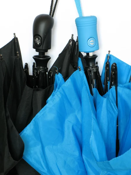 Paraguas azul y negro —  Fotos de Stock