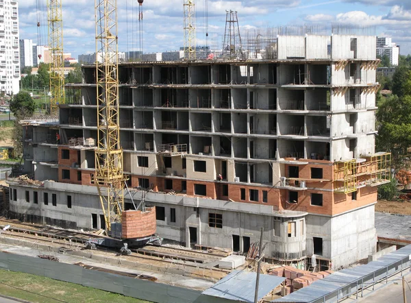 Many-storeyed ,under construction — Stock Photo, Image