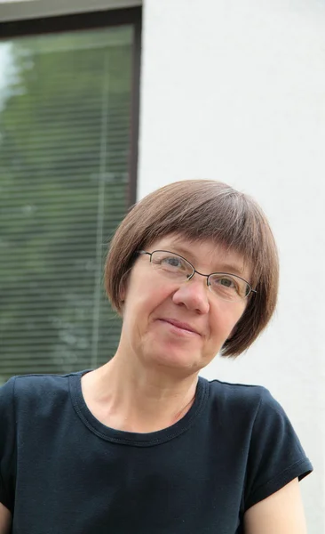 Frau in einem wunderbaren Leben — Stockfoto