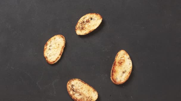 Stop Motion Animation Cuisson Bruschetta Ensemble Bruschetta Sur Fond Sombre — Video