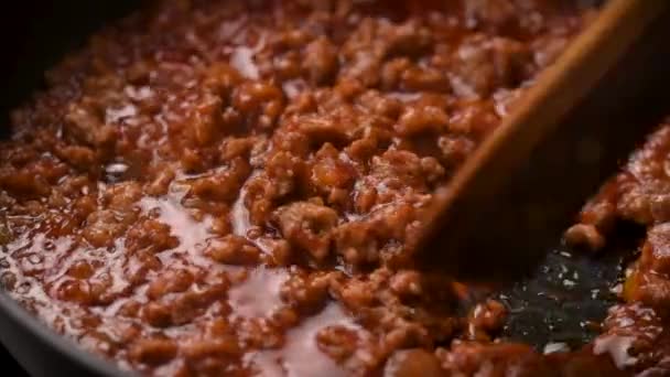 Koka Italiensk Sås Stekpanna Tomatsås Med Malet Kött Stekt Skillet — Stockvideo