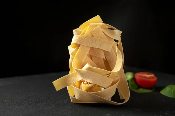 Rohe Paste Pappardelle Aus Nächster Nähe Traditionelle Italienische Pasta — Stockfoto
