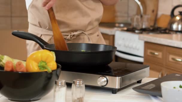 Man Cooks Vegetables Home Fresh Mexican Mixed Vegetables Pan Fried — Vídeo de Stock