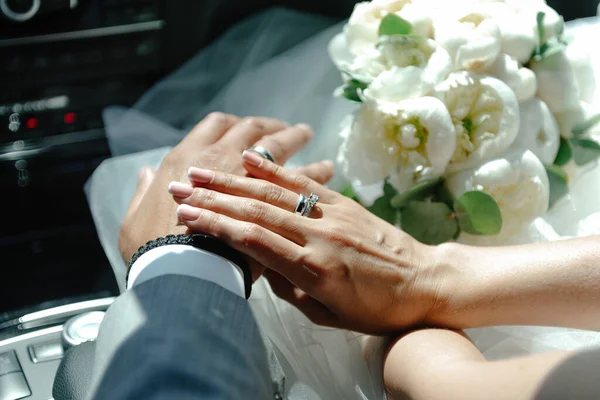 Newlyweds Holding Hands Holding Hands Foreground Close Young Couples Hands — Photo