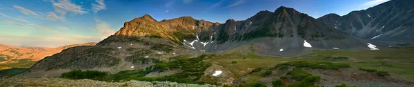 Berg vägg — Stockfoto