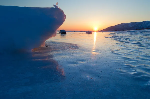 Buzlu günbatımı — Stok fotoğraf