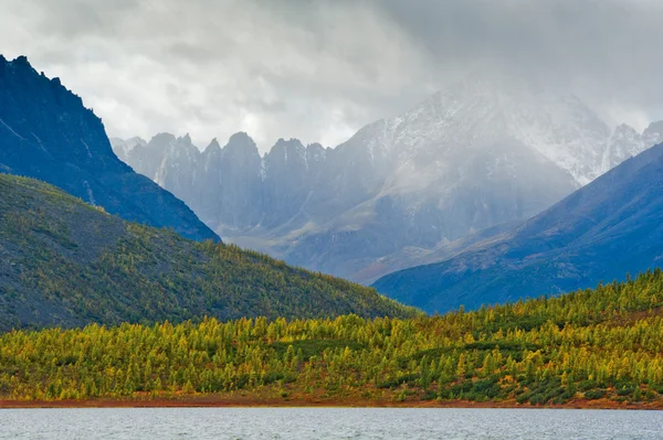 Pioggia in montagna — Foto Stock