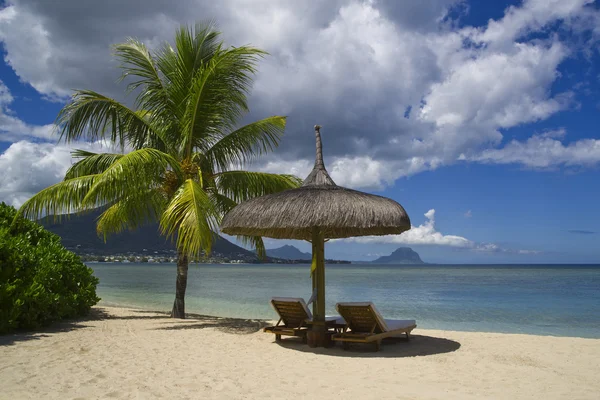 Маврикий - прекрасное место для отдыха в любое время года. Хорошие отели и отличные пляжи. Теплое море . — стоковое фото
