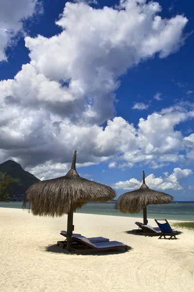 Пляж на роскошном курорте Маврикий — стоковое фото