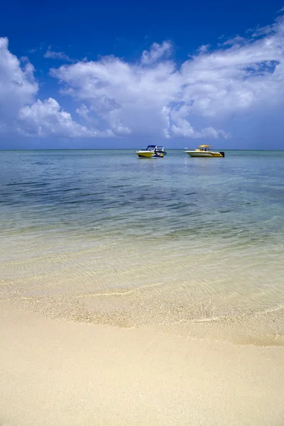 Маврикій - місце в будь-який час років штрафу відпочинку. хороші готелі і відмінні пляжі. тепле море. — стокове фото
