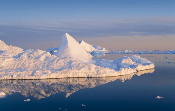 Glaciares e icebergs de Groenlandia — Foto de Stock