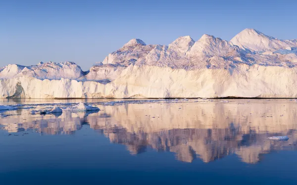 Glaciers and icebergs of Greenland — Stock Photo, Image