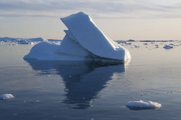 Ghiacciai e iceberg della Groenlandia — Foto Stock