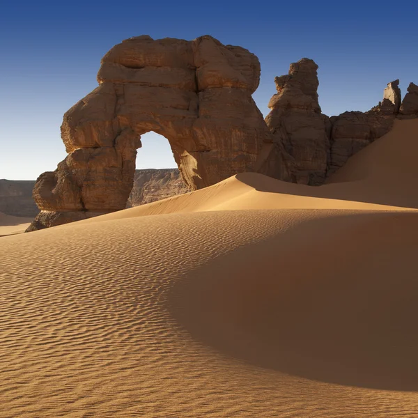 Eltávolított sziklák Líbiában a Szahara sivatag, — Stock Fotó
