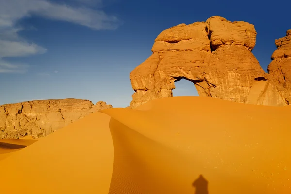 Bort stenar i Saharaöknen, Libyen — ストック写真