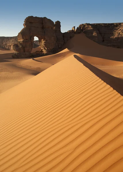 Rochas removidas no deserto do Saara, Líbia — Fotografia de Stock