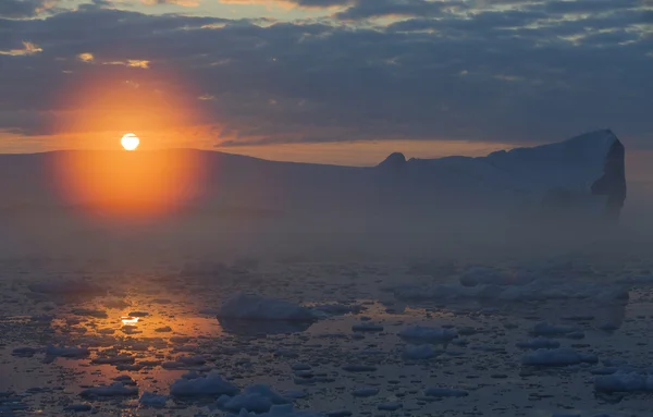 Západ slunce v Antarktidě — Stock fotografie