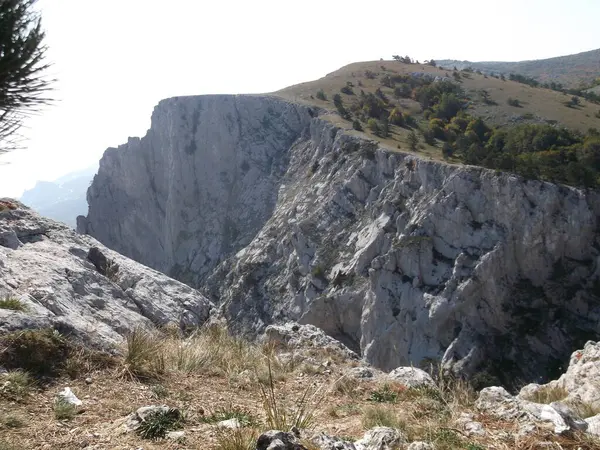 Garganta Crimea Contra Cielo Azul — Foto de Stock