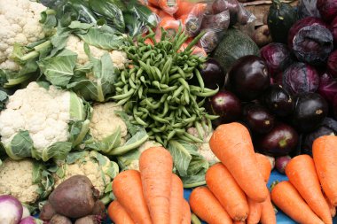 otavalo pazarda sebze stand