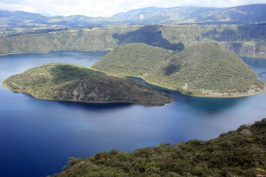 Lake cuicocha renkleri