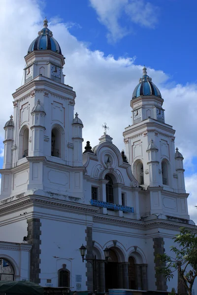 Fasad av basilikan i Quinche — Stockfoto