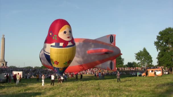 The XVI-th Velikie Luki International Balloon Meet — Stok Video