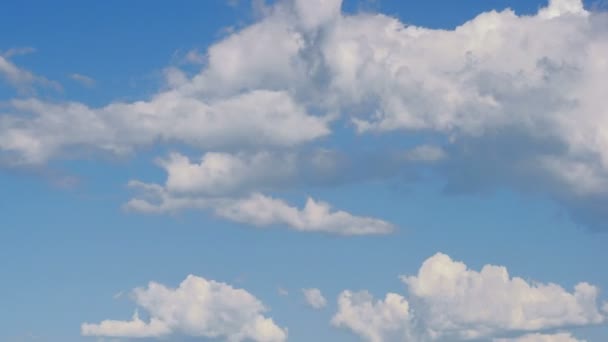 Nuages d'été volant 