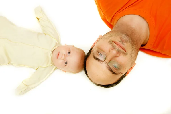 Vater und Baby über weiß — Stockfoto